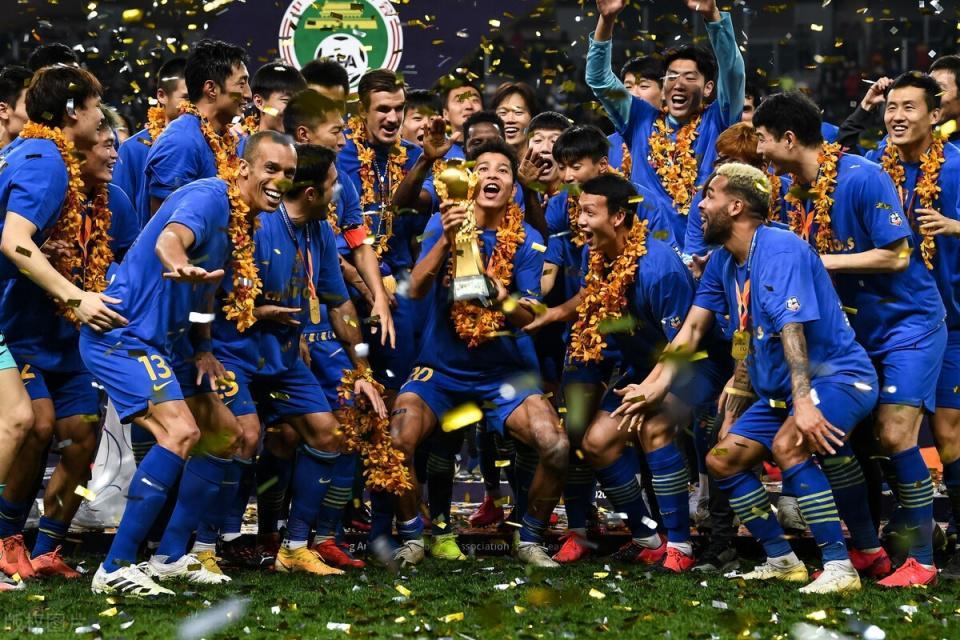 官宣！36岁特谢拉加盟希腊超副班长 当年险些归化为国足效力