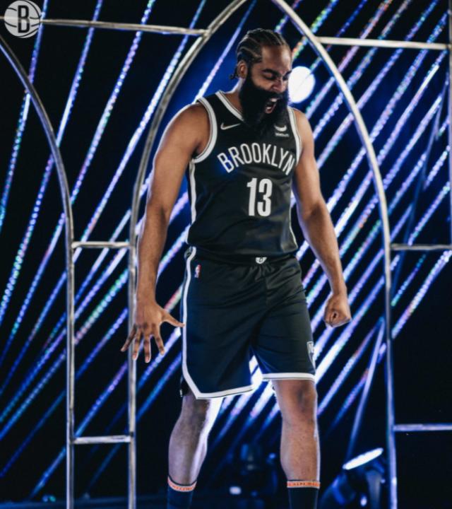 世界杯app注册下载-篮网媒体日：欧文拒谈疫苗 杜兰特险被破防