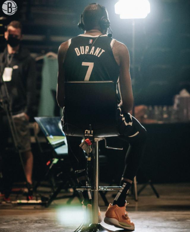 世界杯app注册下载-篮网媒体日：欧文拒谈疫苗 杜兰特险被破防