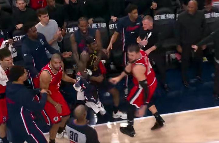 世界杯比赛竞猜-撑杆跳没哨，锁喉不犯规！四大黑哨助力湖人还输球，难怪詹皇急眼