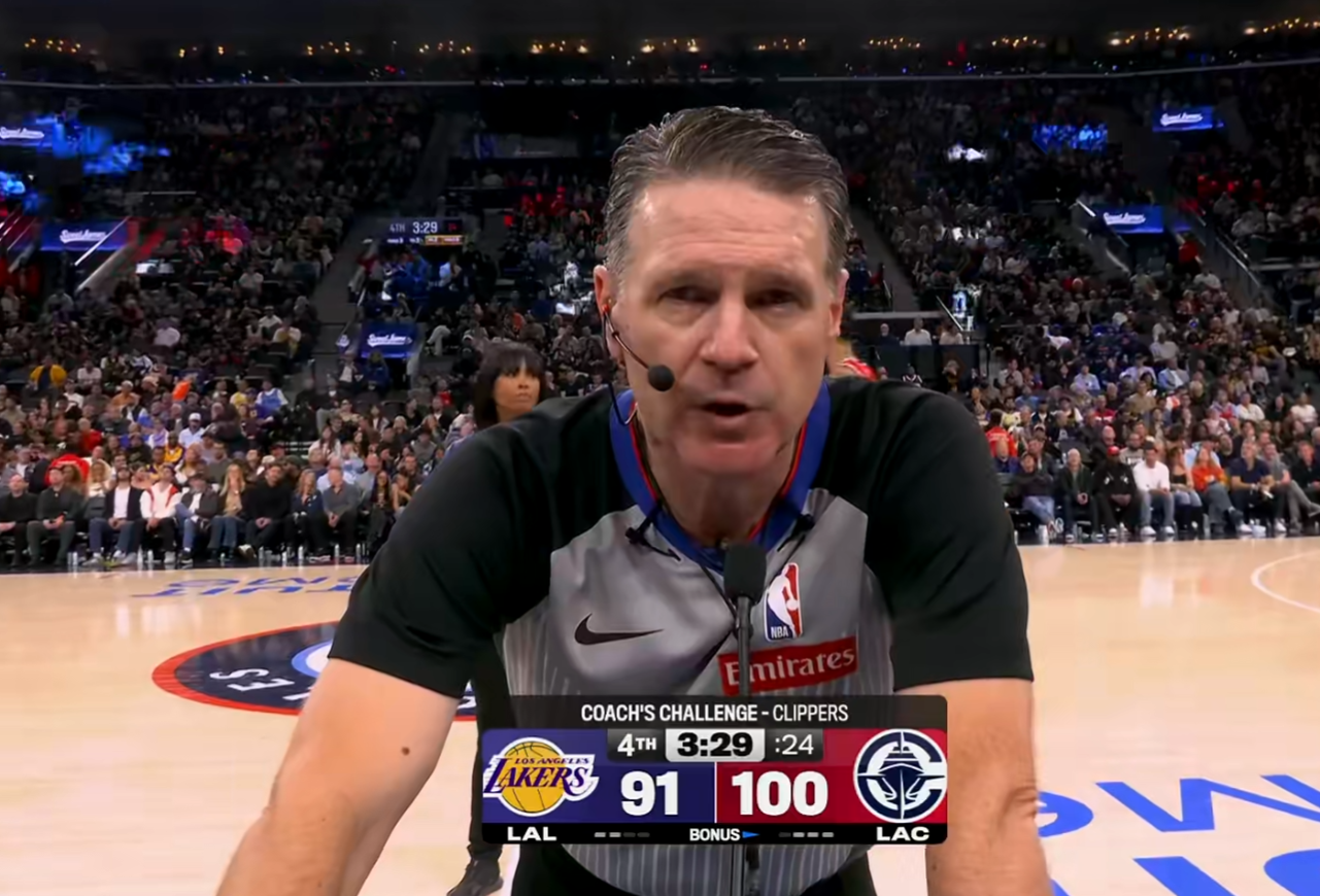 世界杯比赛竞猜-撑杆跳没哨，锁喉不犯规！四大黑哨助力湖人还输球，难怪詹皇急眼