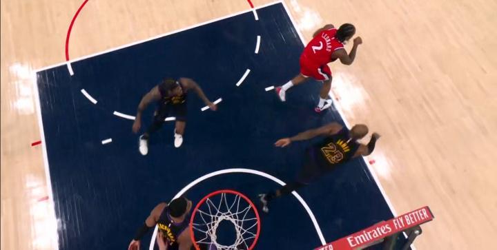 世界杯比赛竞猜-撑杆跳没哨，锁喉不犯规！四大黑哨助力湖人还输球，难怪詹皇急眼