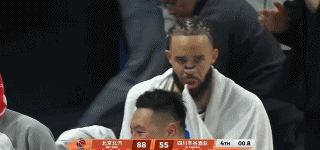 世界杯手机投注-CBA生涯首秀！麦基12中5得12分6板3助 连续“举火烧天”引关注